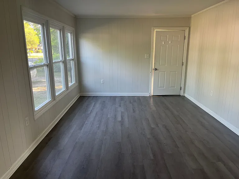 132 Taylor St — Photo 2