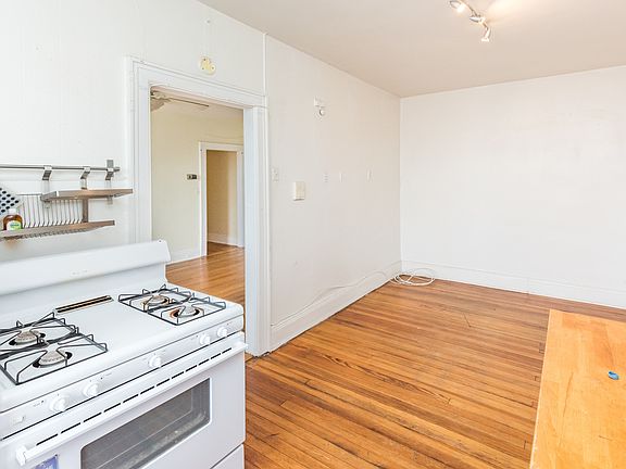 4th image of 32-20 Broadway #4A