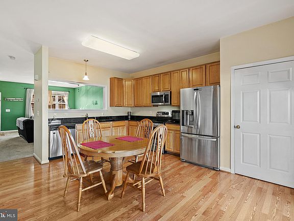 5th image of 27 Quarterpole Ct