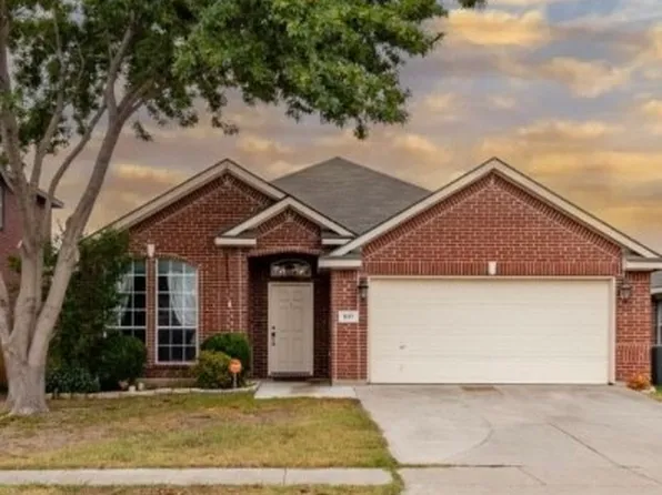 621 Fox Run Trl, Saginaw, TX 76179