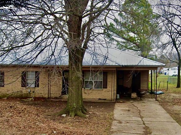 4th image of 104 N Gosnell St