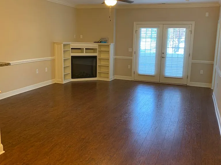 330 Gallery Dr #201 — Photo 5