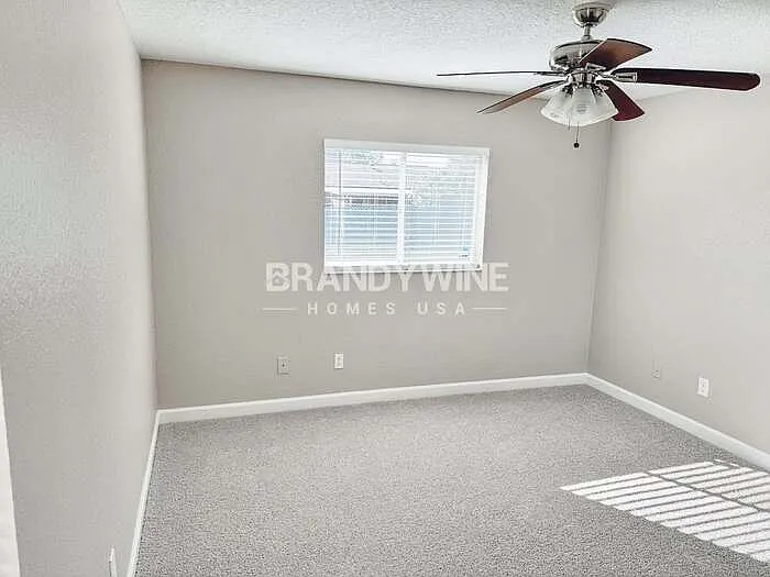 220 Bonnie Glen Ln — Photo 14