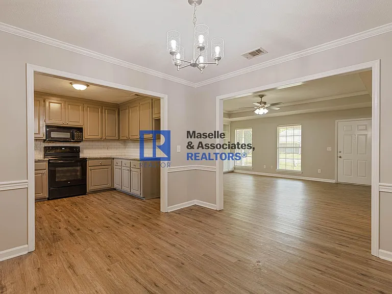114 Fox Meadow Dr — Photo 11