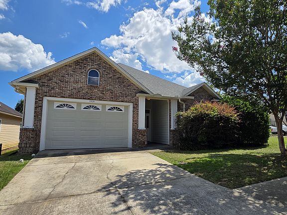 2nd image of 5531 Hampton Woods Way