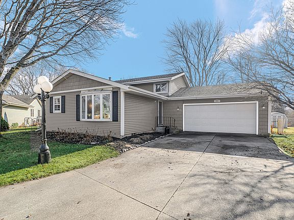 2nd image of 990 Quail Ct