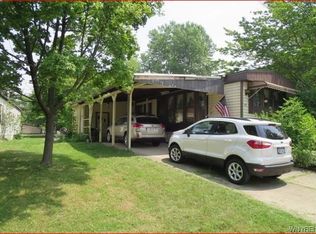 52 S Whispering Ln, Hamburg, NY 14075
