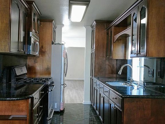 5th image of 3435-37 Alonquin Way