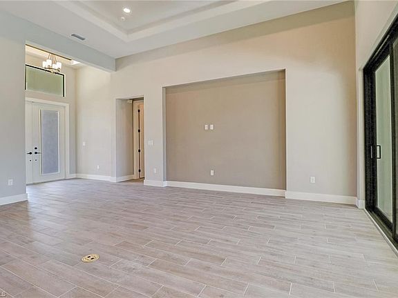 4th image of 2024 NW 33rd Ave