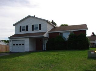 9 Adare Rd, Troy, NY 12180