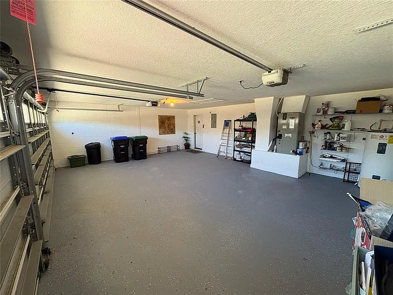 9718 Pineola Dr — Photo 61