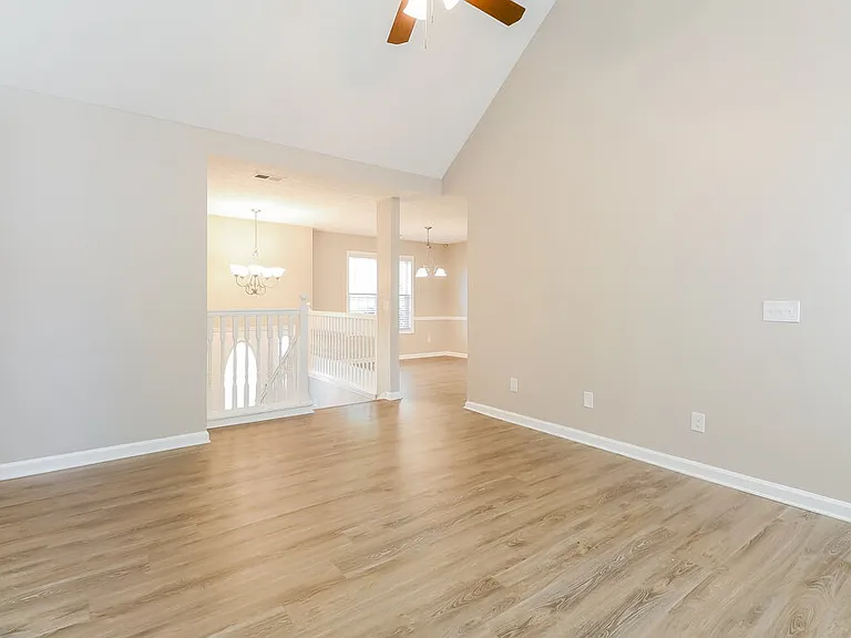 105 River North Ct — Photo 6