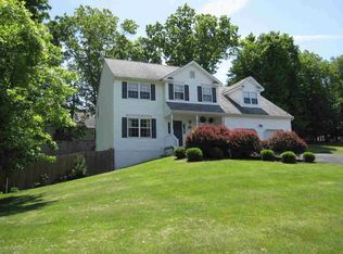 20 Ramblewood Dr, Newburgh, NY 12550