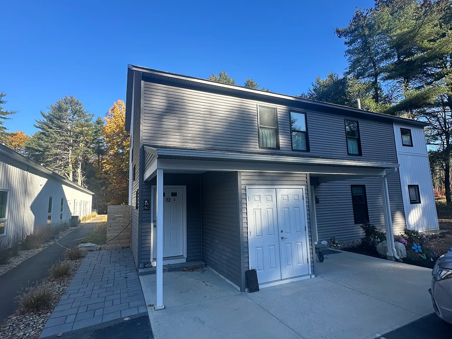 2 bed, 1000 sqft, $2,200 — Photo 1