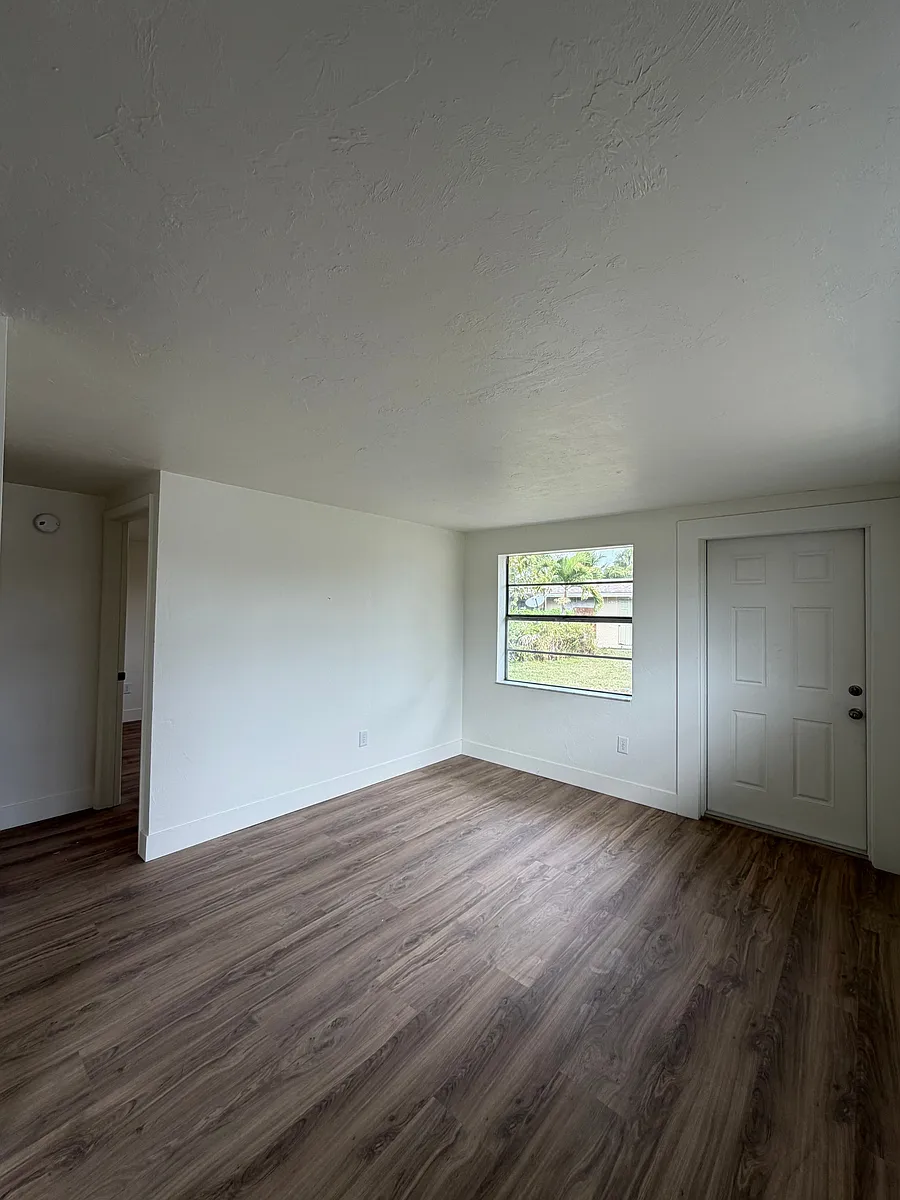 Building Photo - 5329 Gilchrist St #5329