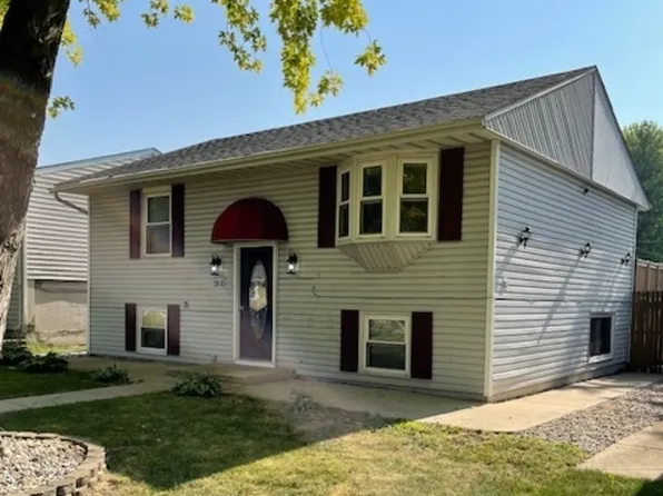266 S Randolph Ave, Bradley, IL 60915