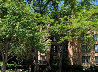 1740 Mission Hills Rd APT 307, Northbrook, IL 60062