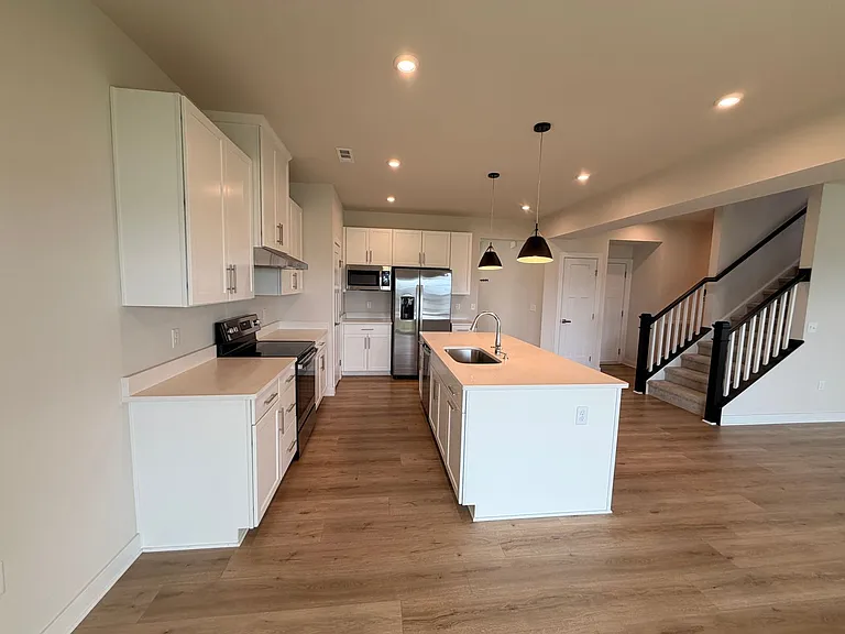 935 Green Valley — Photo 8