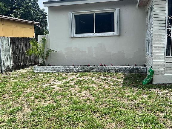 5th image of 250 NE 160th St