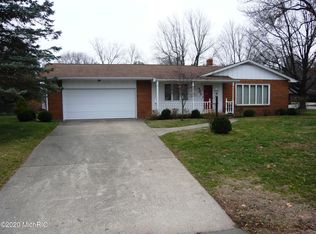 487 Salem Dr, Jonesville, MI 49250