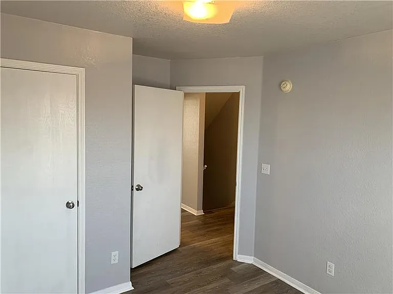 2807 Cantabrian Dr #B — Photo 18