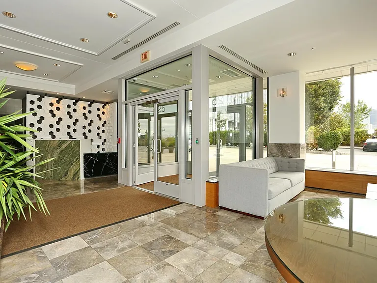 25 Hudson St #10 — Photo 2