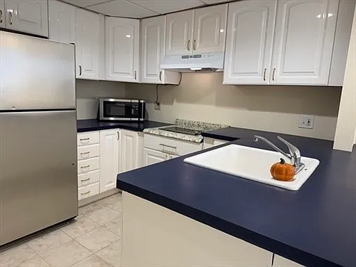 2 bed, 1.0 bath, 900 sqft, $2,700 — Photo 4