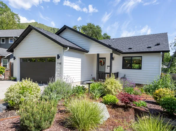 1168 NE Bonney Doon Ln, Grants Pass, OR 97526
