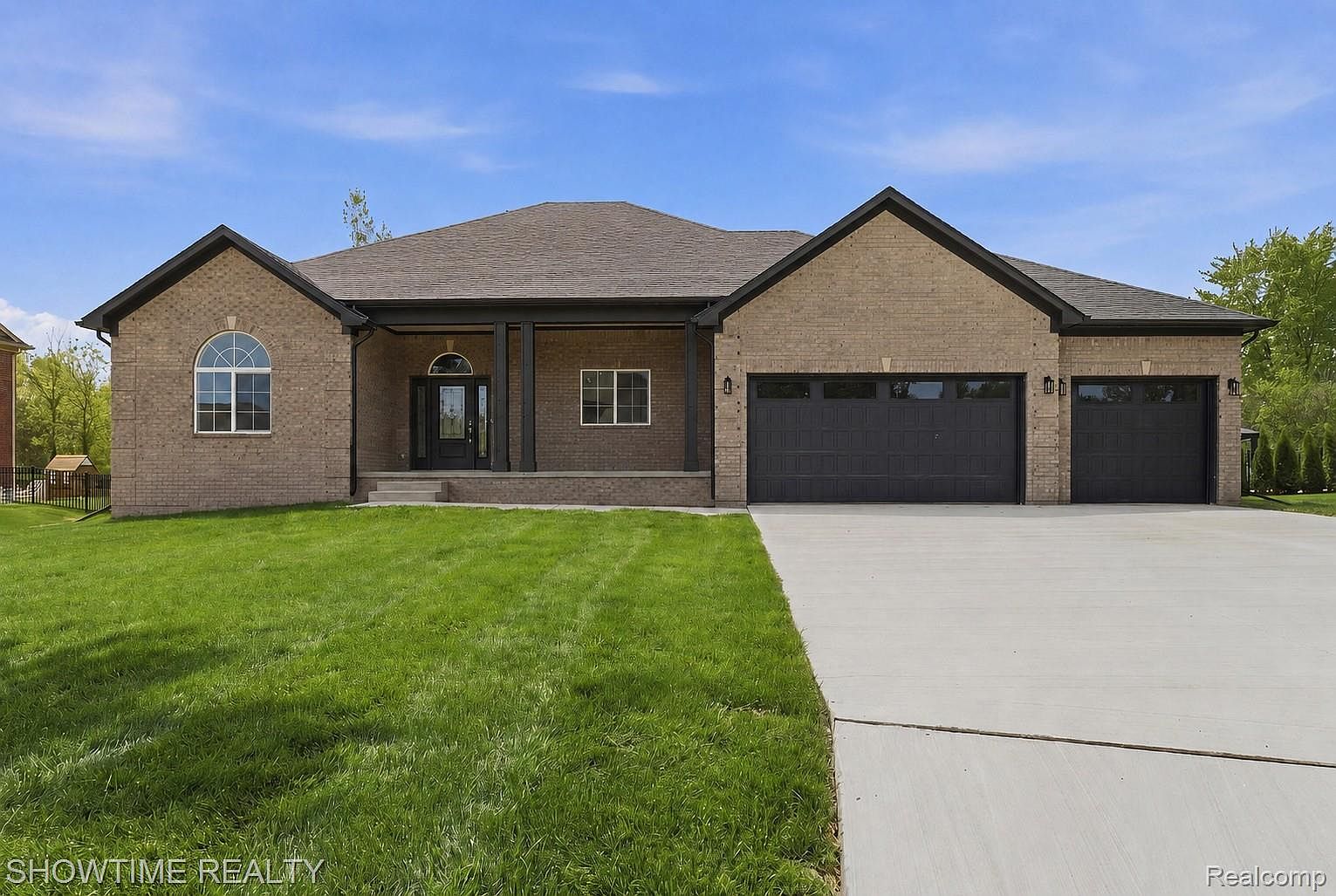 ♡М♡ 68125 Lake Angela Dr, Richmond, MI 48062 | Zillow