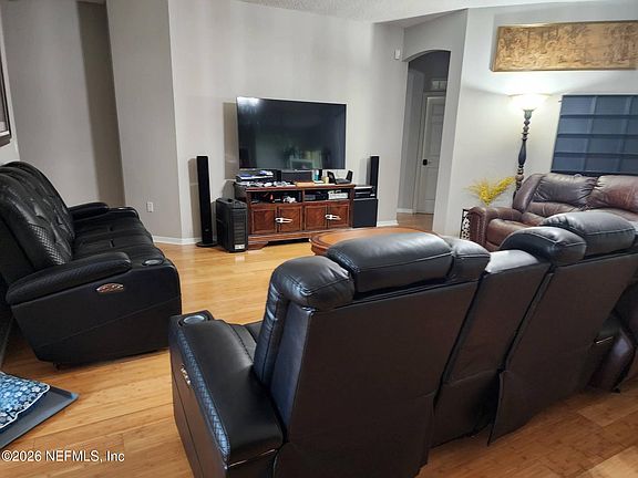 5th image of 5 BURNET Place