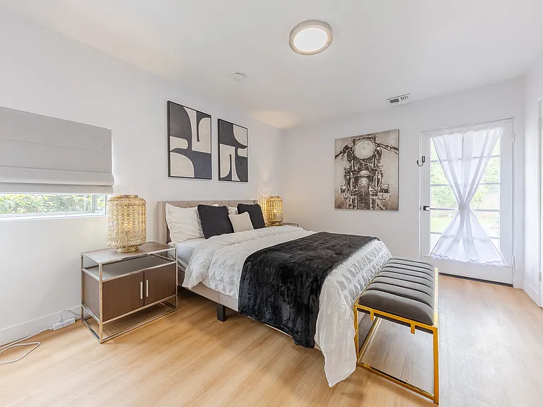 2522 Armacost Ave — Photo 21