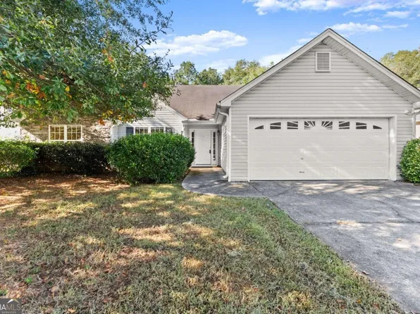 1032 Harbins Pass Dr, Dacula, GA 30019