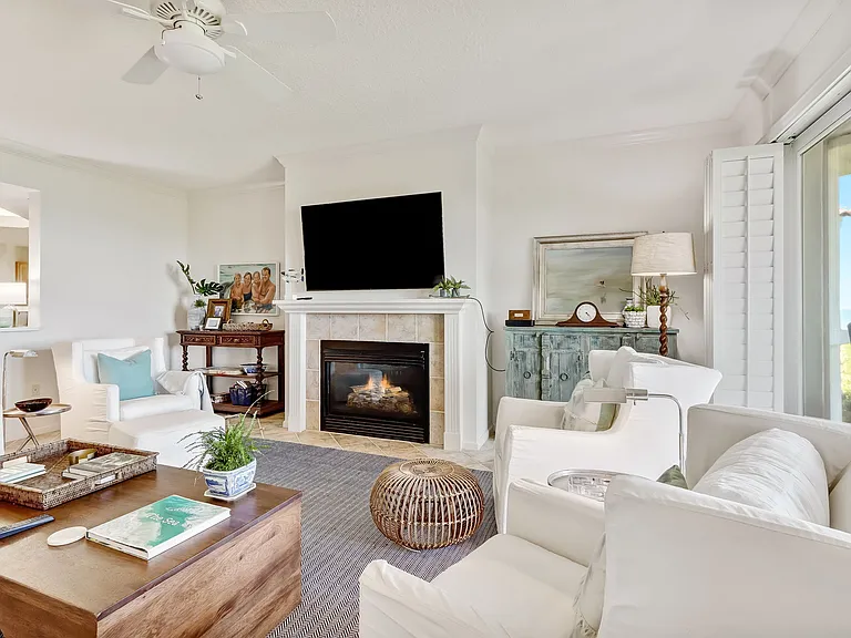 443 Beachside Pl — Photo 11