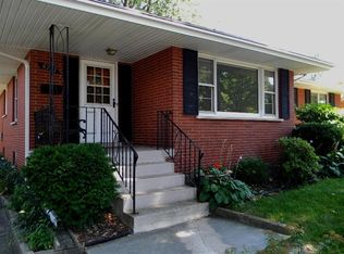 8237 Woodlawn Ave, Munster, IN 46321