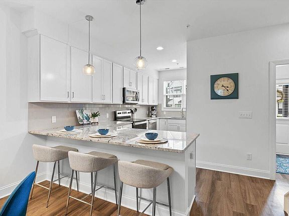 5th image of 6810 Milligan Way #103