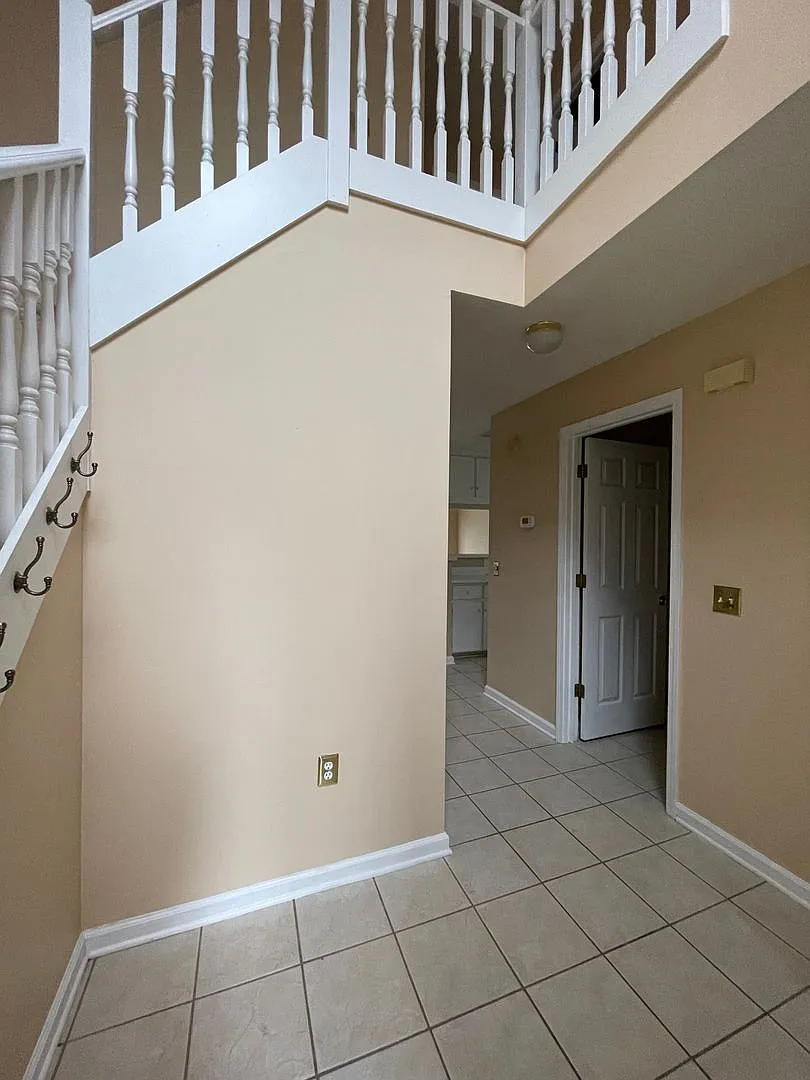Dunwoody Subdivision — Photo 2