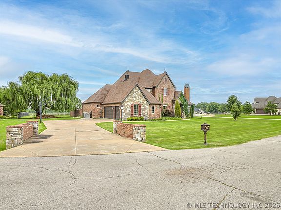2nd image of 18961 Chickadee Ct