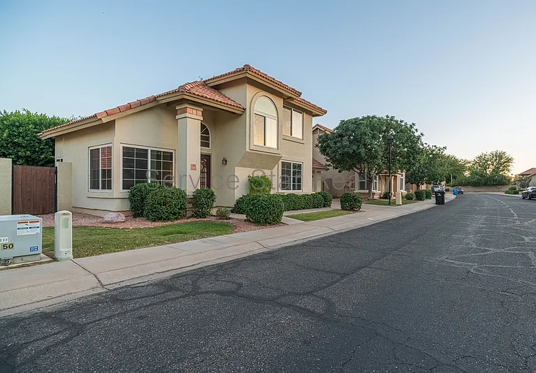 3801 E Orchid Ln — Photo 3