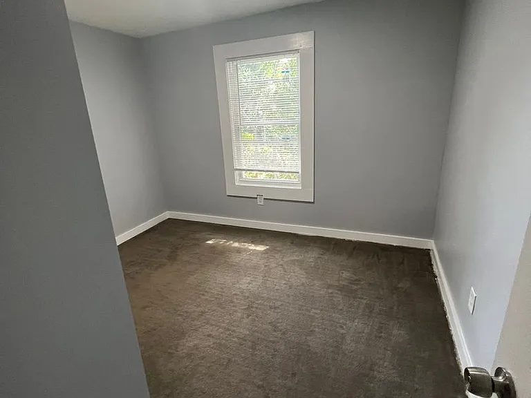 40 Walnut — Photo 11
