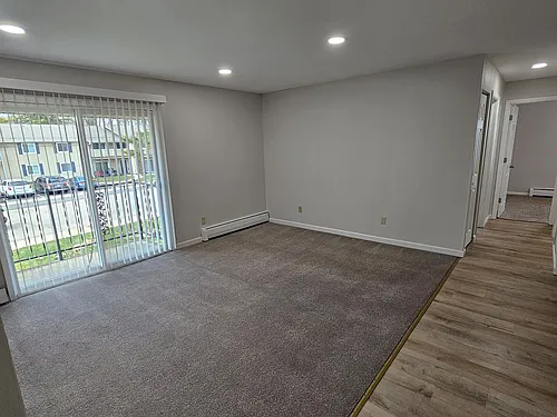 COACHLIGHT VILLAGE APARTMENTS Photo 1