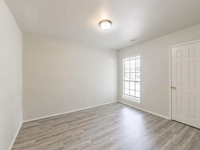 5514 Vickita Dr — Photo 29
