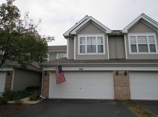 1990 Town Dr, Naperville, IL 60565