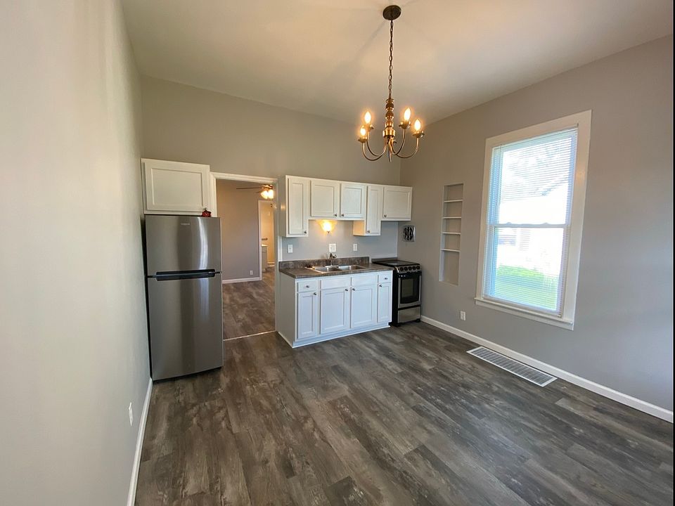 2nd image of 427 Wolf St #B