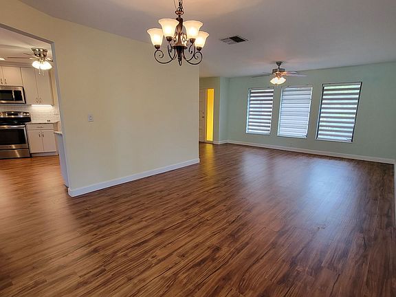 5th image of 425 E Rossetti Dr