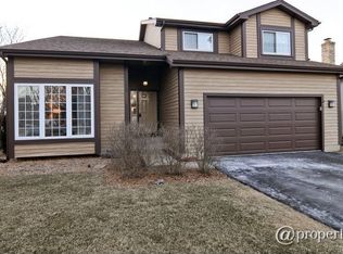 33060 N Shannon Dr, Grayslake, IL 60030