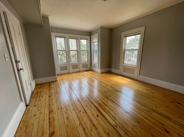 18 Andrews St #2