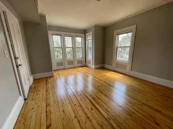 18 Andrews St #2, Providence, RI 02909