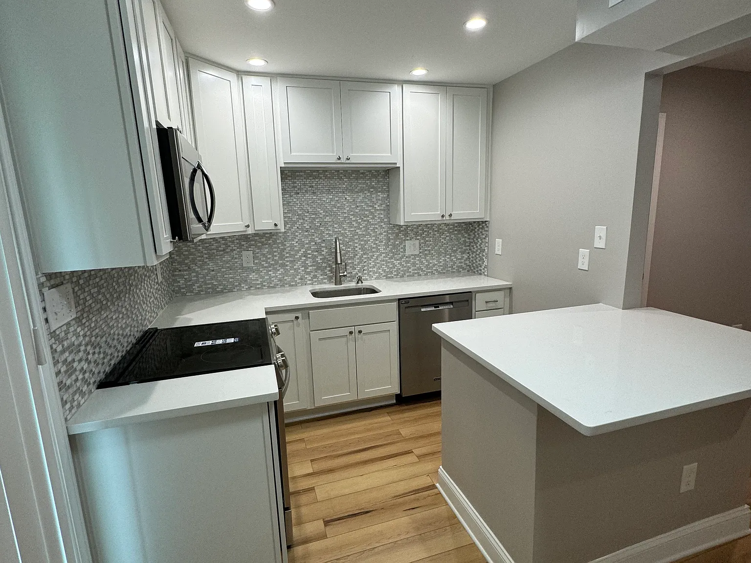 2635 Vail Ave — Photo 3