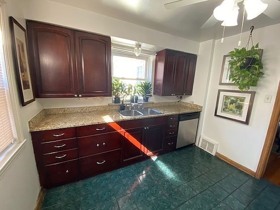 2nd image of 8624 S Blackstone Ave