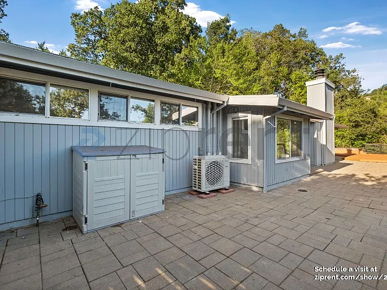 757 Tofflemire Dr — Photo 4